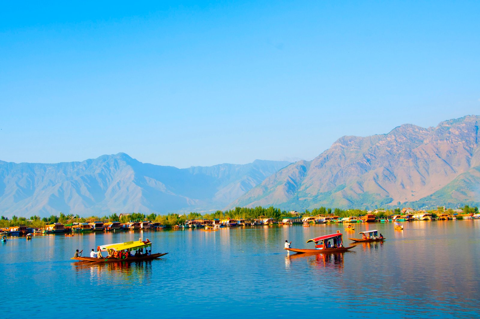 Kashmir Tour package for Family